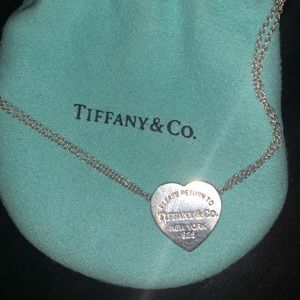 Return to Tiffany & Co. heart pendant and necklace